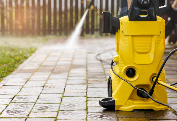 Best Sidewalk and Walkway Cleaning  in White Center, WA